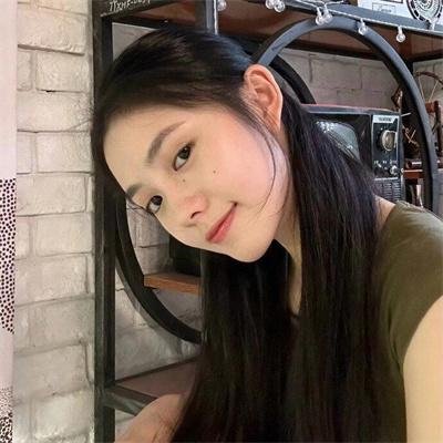 照片的她